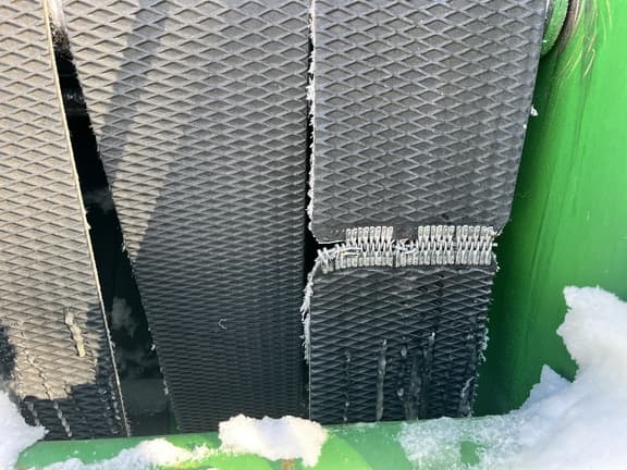 Image of John Deere 568 equipment image 4