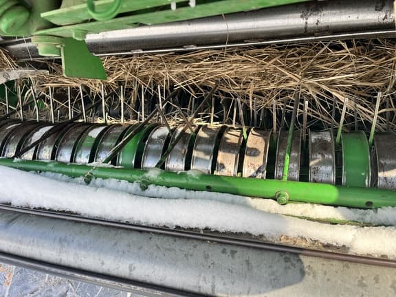 Image of John Deere 568 equipment image 3