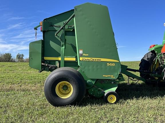 Image of John Deere 568 equipment image 2