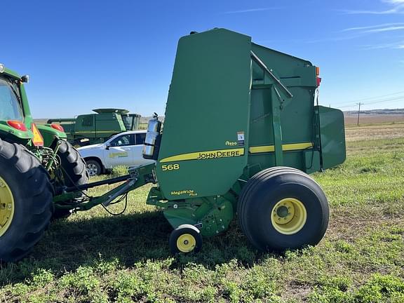 Image of John Deere 568 equipment image 4