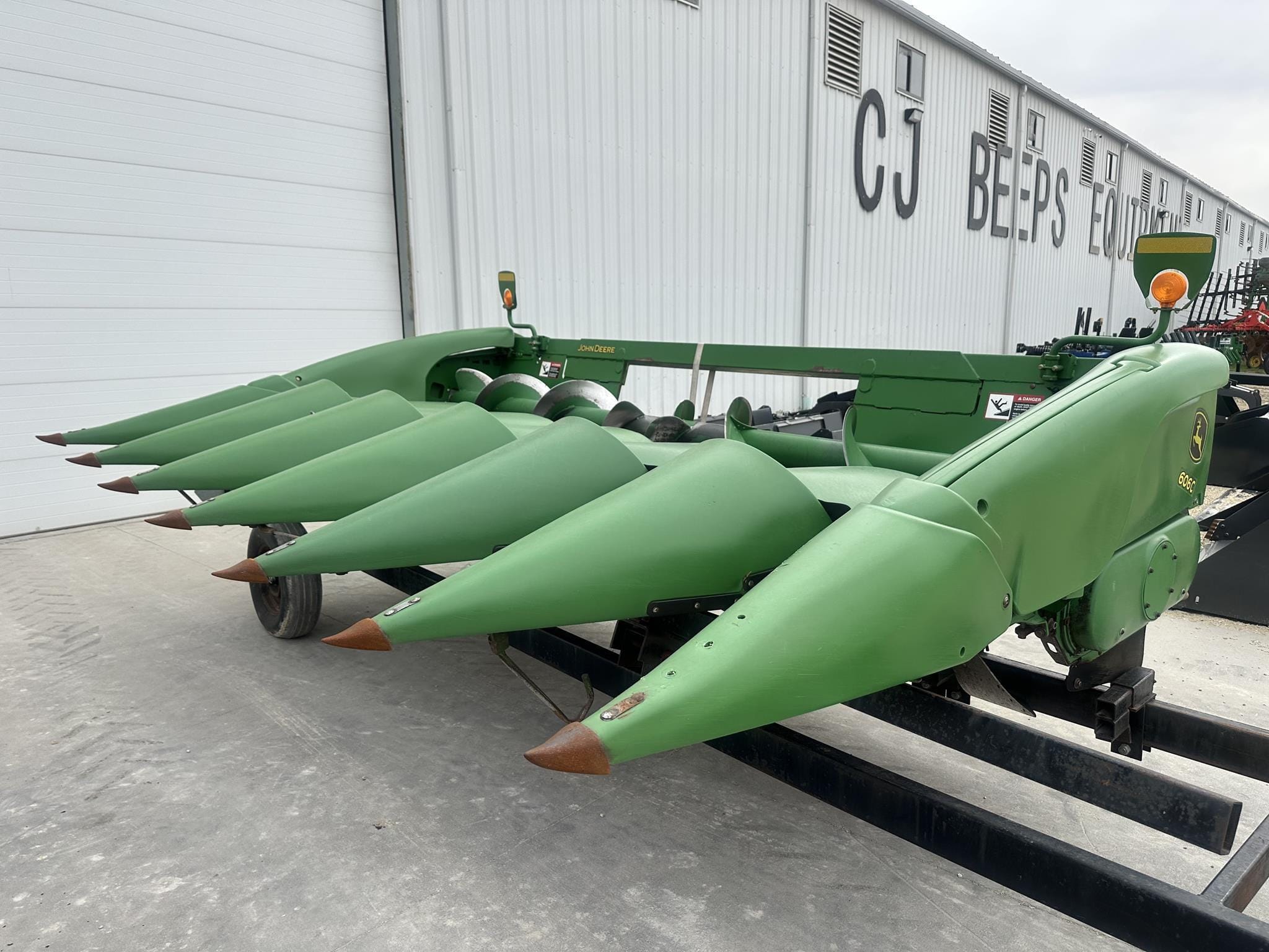 Main image John Deere 606C