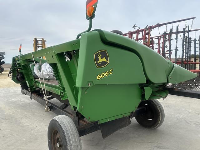 Image of John Deere 606C equipment image 3