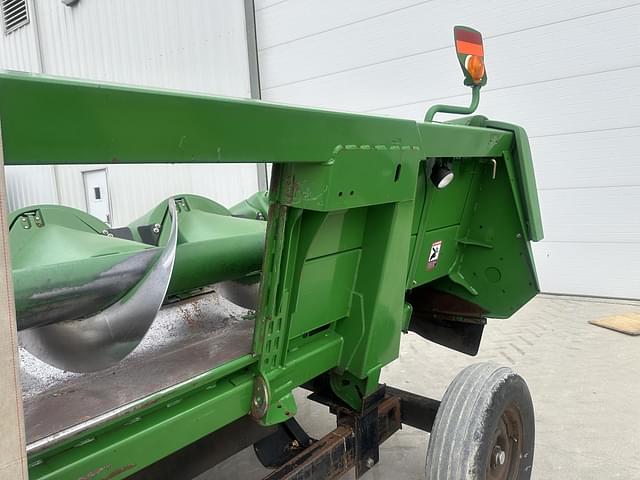Image of John Deere 606C equipment image 4