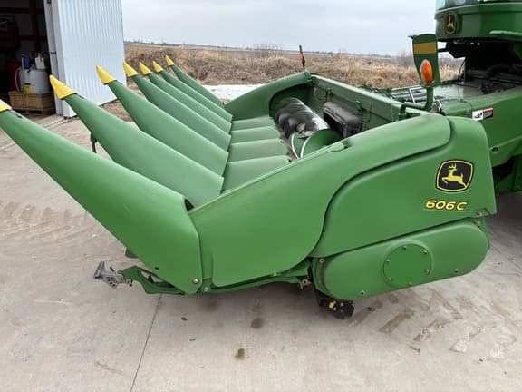 Image of John Deere 606C equipment image 1