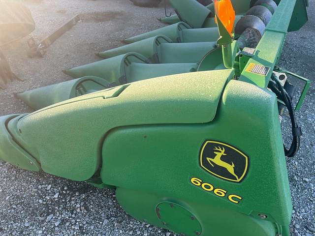 Image of John Deere 606C equipment image 4