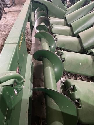 Image of John Deere 606C equipment image 3
