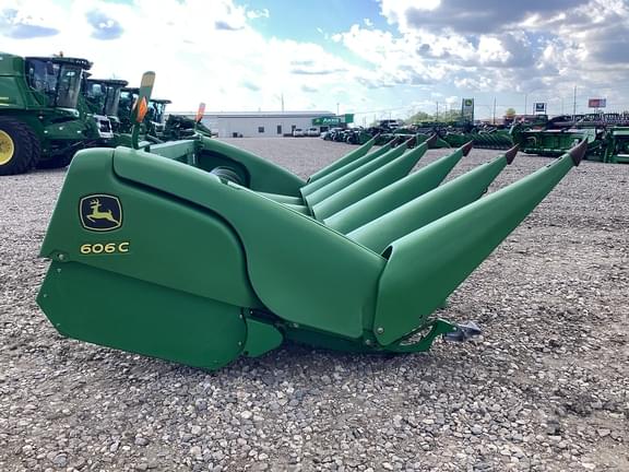 Image of John Deere 606C equipment image 4