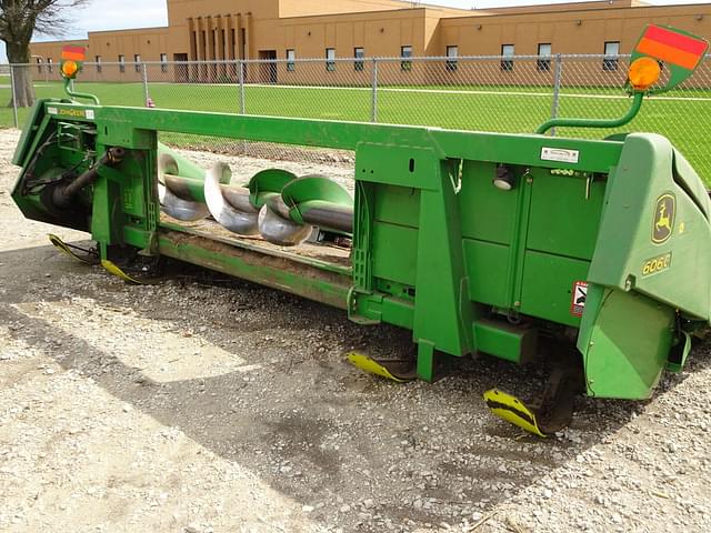 Image of John Deere 606C equipment image 3