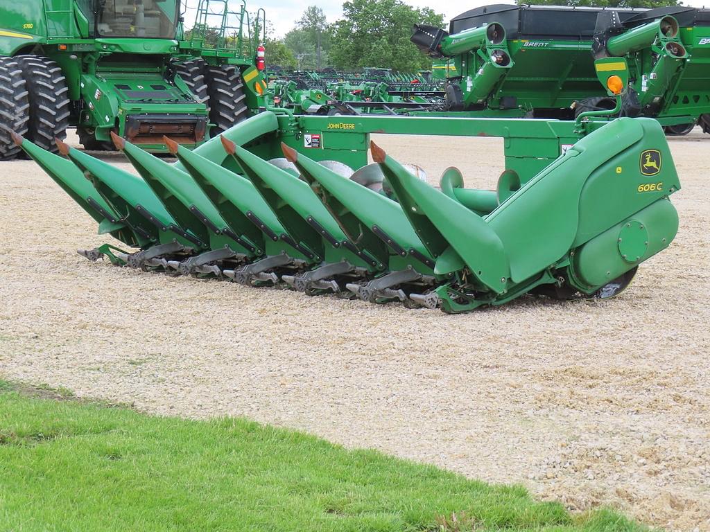 Image of John Deere 606C Primary image