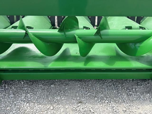 Image of John Deere 606C equipment image 4
