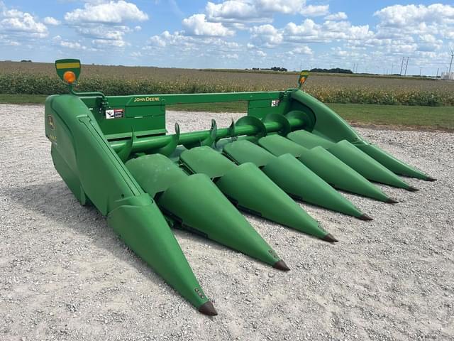 Image of John Deere 606C equipment image 1