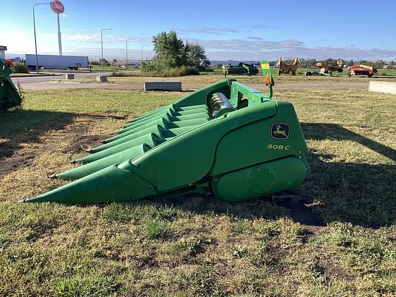 Image of John Deere 608C equipment image 3