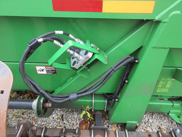 Image of John Deere 608C equipment image 3