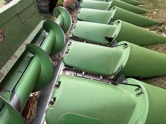 Image of John Deere 608C equipment image 2