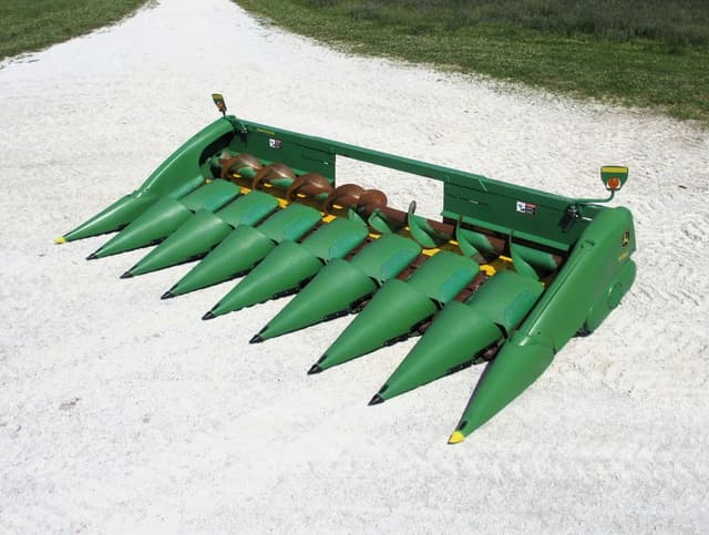 Image of John Deere 608C equipment image 2