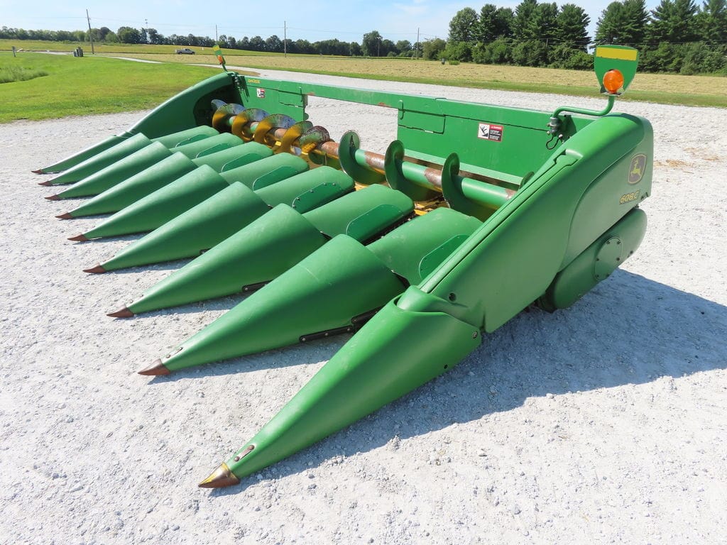 2009 John Deere 608C Equipment Image0