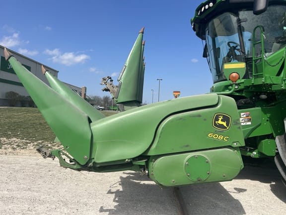 2009 John Deere 608C Equipment Image0