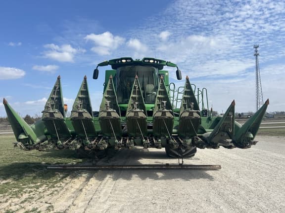 Image of John Deere 608C equipment image 2