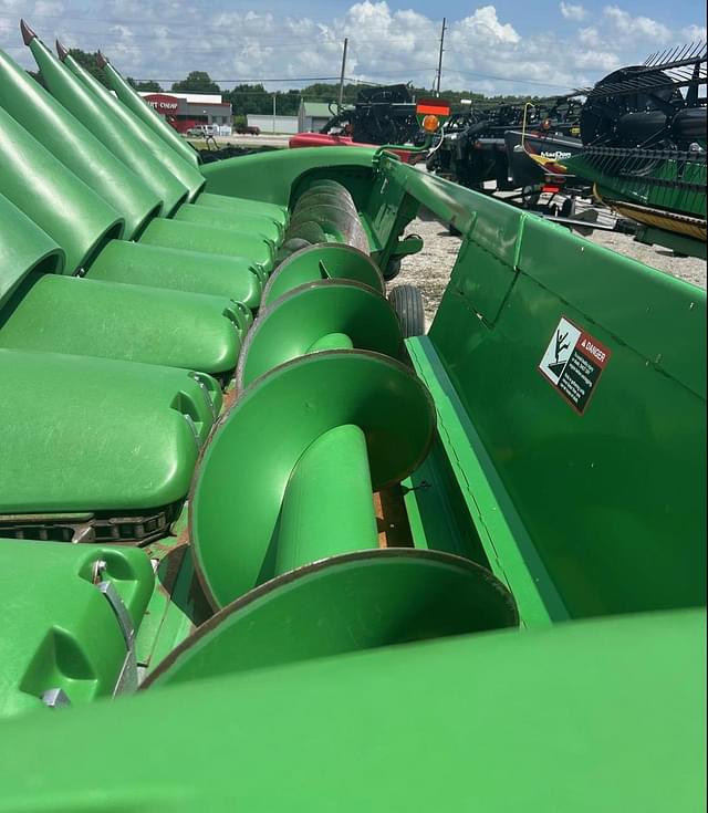 Image of John Deere 608C equipment image 3