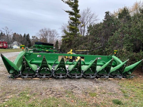 2009 John Deere 608C Equipment Image0