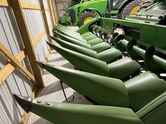 Image of John Deere 608C equipment image 2
