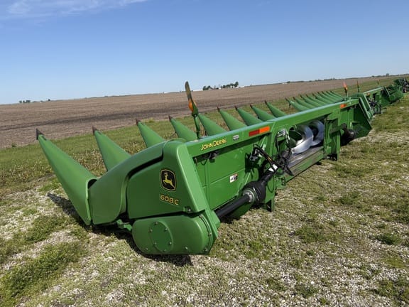 2009 John Deere 608C Equipment Image0