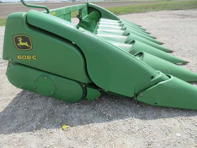 Image of John Deere 608C equipment image 2