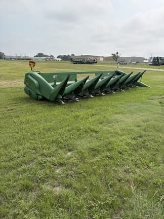 Image of John Deere 608C equipment image 3