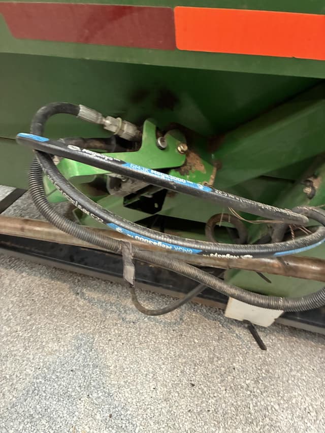 Image of John Deere 608C equipment image 3