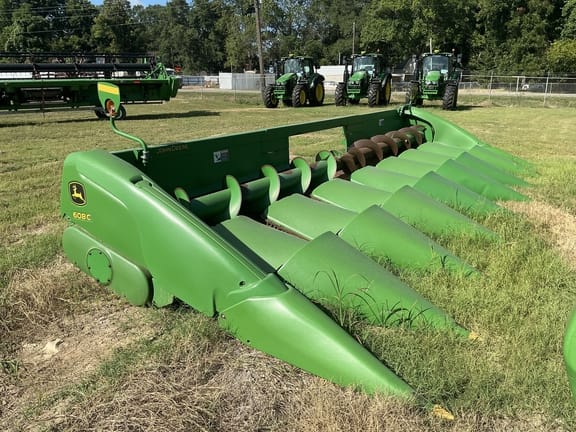 2009 John Deere 608C Equipment Image0