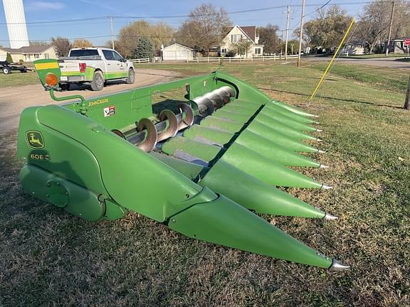 Image of John Deere 608C equipment image 1