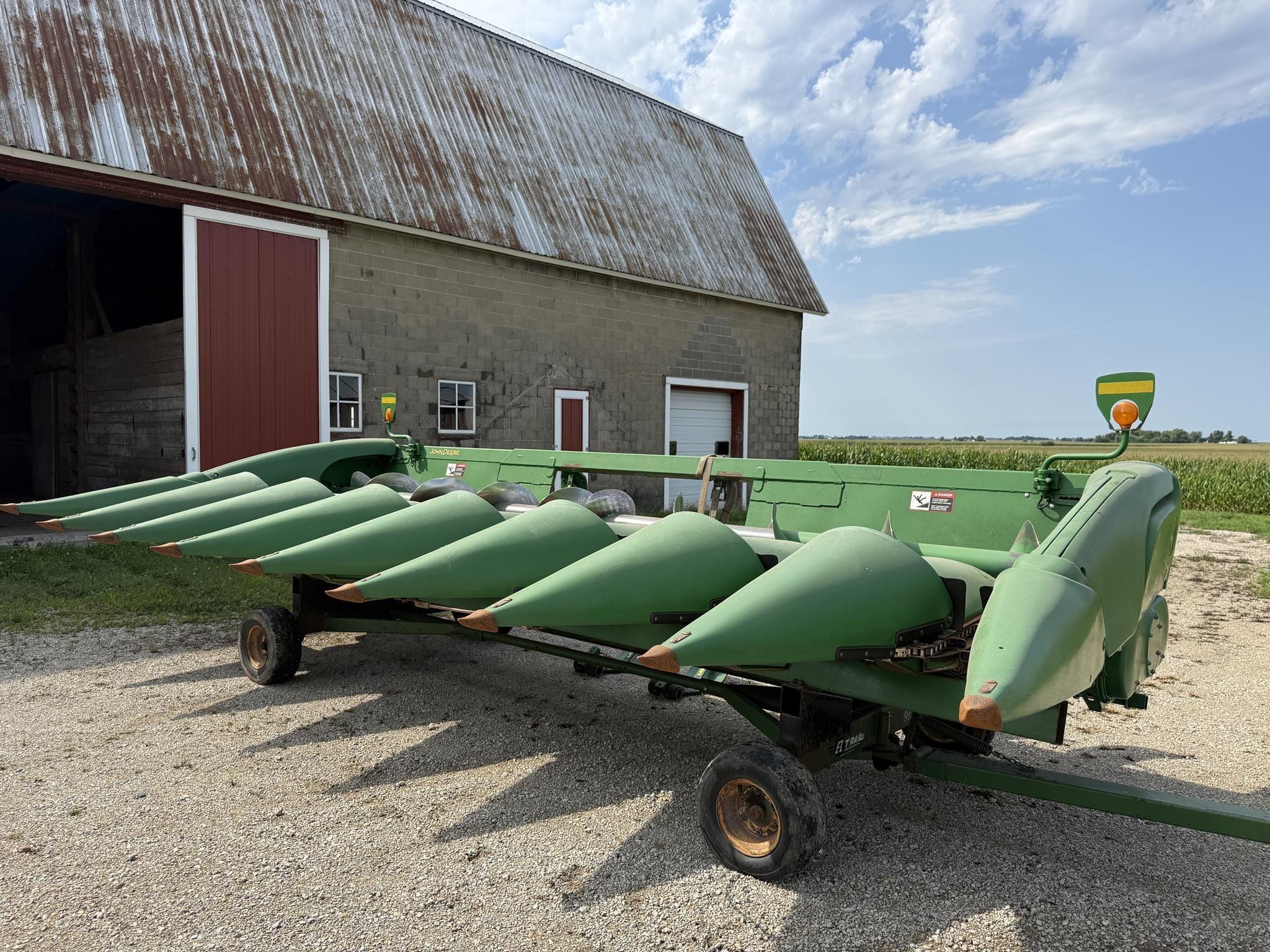 2009 John Deere 608C Equipment Image0