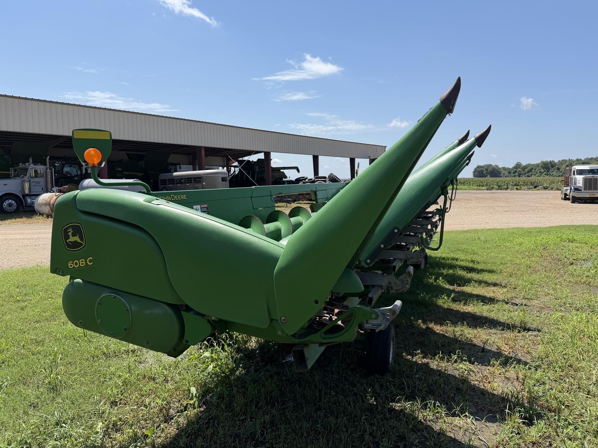 2009 John Deere 608C Equipment Image0