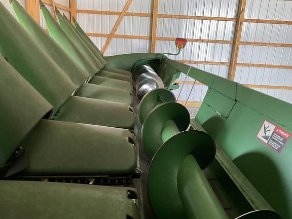 Image of John Deere 608C equipment image 4