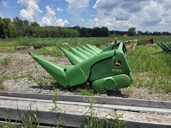 Image of John Deere 608C equipment image 1