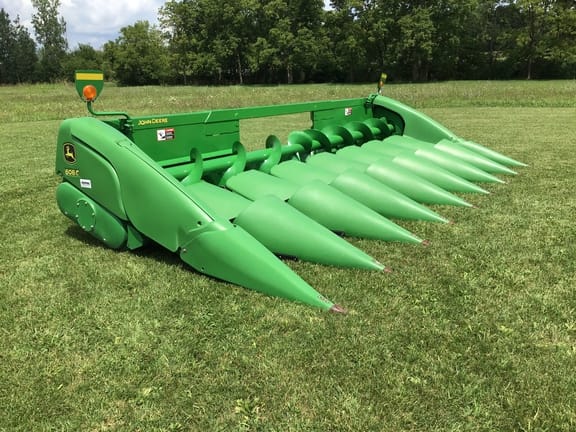 2009 John Deere 608C Equipment Image0