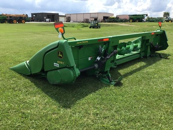 Image of John Deere 608C equipment image 2