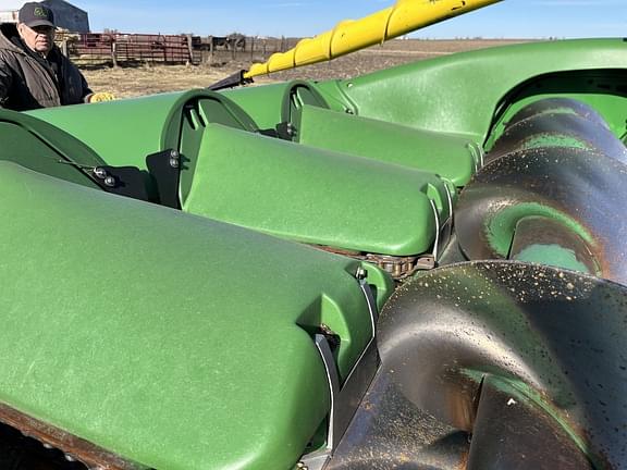 Image of John Deere 608C equipment image 2