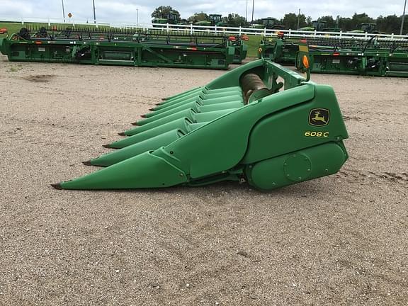 Image of John Deere 608C equipment image 2
