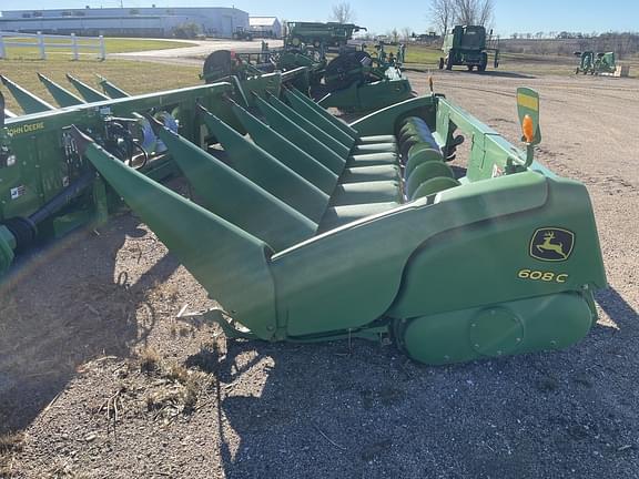 Image of John Deere 608C equipment image 2