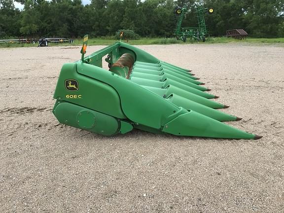 Image of John Deere 608C equipment image 3