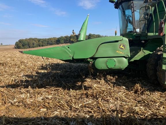 2009 John Deere 608C Equipment Image0