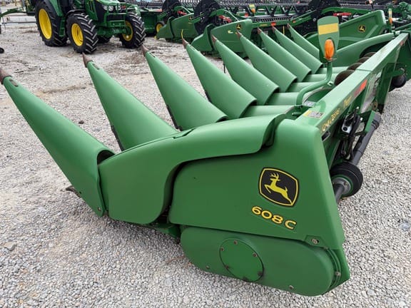 2009 John Deere 608C Equipment Image0