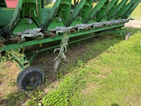 Image of John Deere 608C equipment image 2