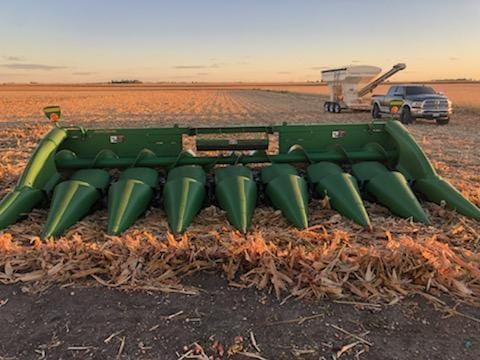 Main image John Deere 608C