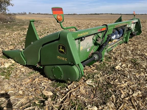 Image of John Deere 608C equipment image 4