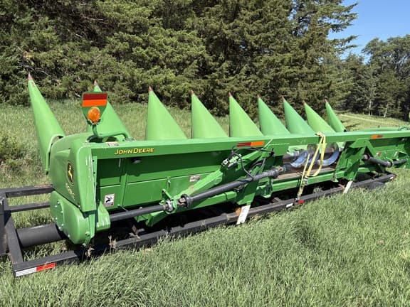 Image of John Deere 608C equipment image 2