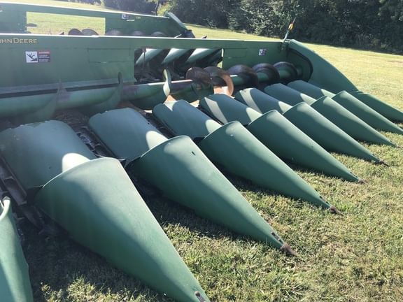 2009 John Deere 608C Equipment Image0