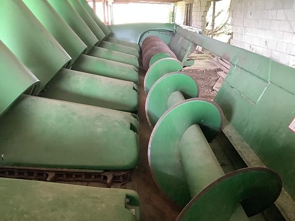 Image of John Deere 608C equipment image 2