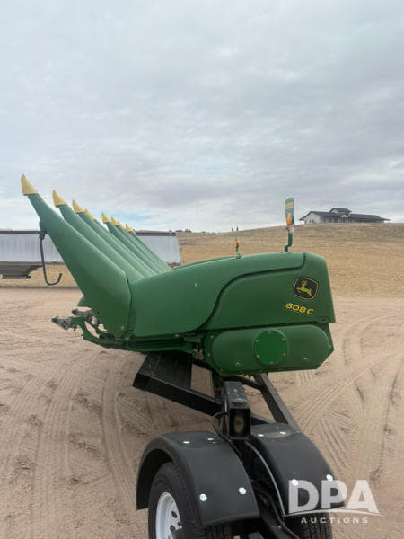 Image of John Deere 608C equipment image 3